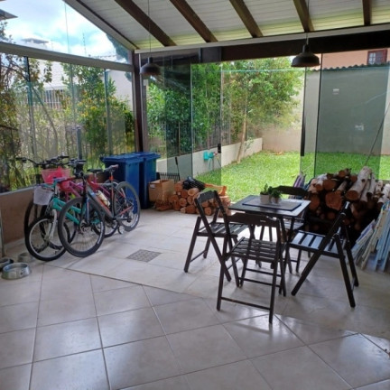 Imagem Casa com 3 Quartos à Venda, 180 m² em Guarujá - Porto Alegre