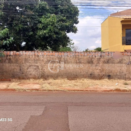 Terreno à Venda, 360 m² em São Francisco - Campo Grande