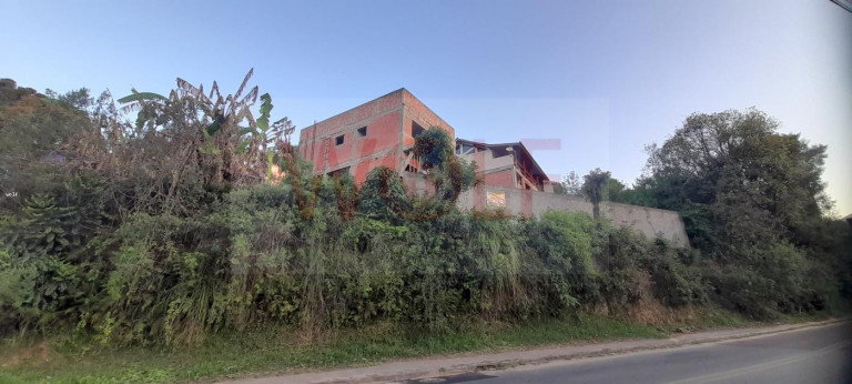 Imagem Sobrado à Venda, 360 m² em Tanguá - Almirante Tamandaré Imagem Sobrado à Venda, 360 m² em Tanguá - Almirante Tamandaré