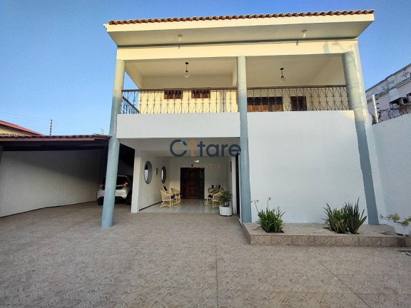 Casa com 4 Quartos à Venda, 300 m² em Cocó - Fortaleza