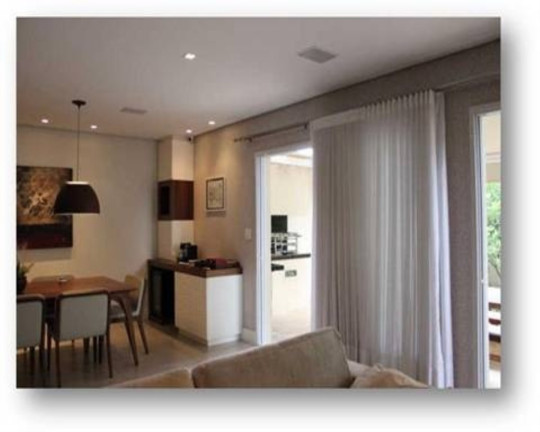 Imagem Casa com 3 Quartos à Venda, 242 m² em Mirandópolis - São Paulo