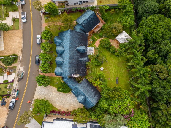 Imagem Sobrado com 4 Quartos à Venda,  em Chácaras Alpina - Valinhos