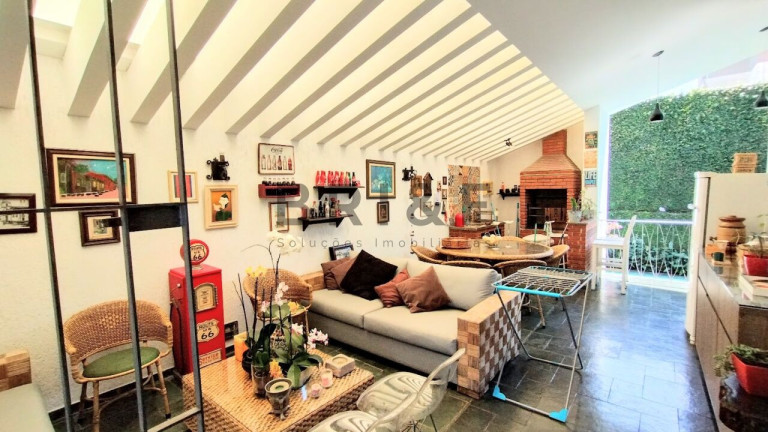Imagem Casa com 3 Quartos à Venda, 303 m² em Jardim Prudência - São Paulo Imagem Casa com 3 Quartos à Venda, 303 m² em Jardim Prudência - São Paulo