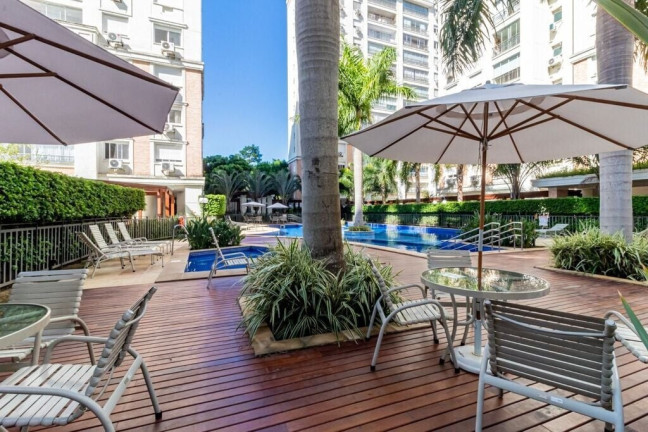 Apartamento com 2 Quartos à Venda, 68 m² em Passo Da Areia - Porto Alegre