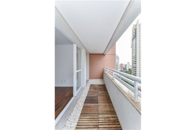Imagem Apartamento com 3 Quartos à Venda, 235 m² em Vila Suzana - São Paulo