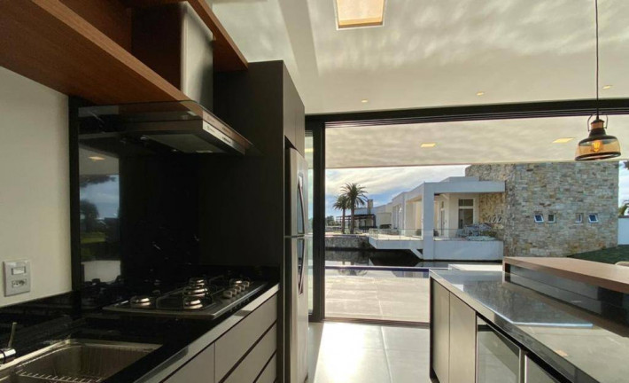 Imagem Casa com 5 Quartos à Venda, 350 m² em Centro - Xangri-lá