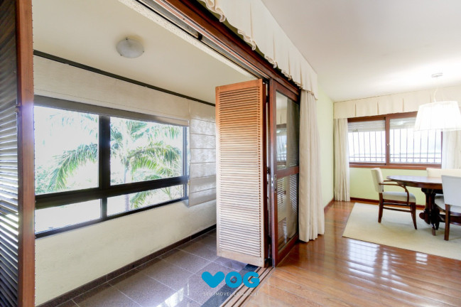 Imagem Casa com 3 Quartos à Venda, 280 m² em Chácara Das Pedras - Porto Alegre Imagem Casa com 3 Quartos à Venda, 280 m² em Chácara Das Pedras - Porto Alegre