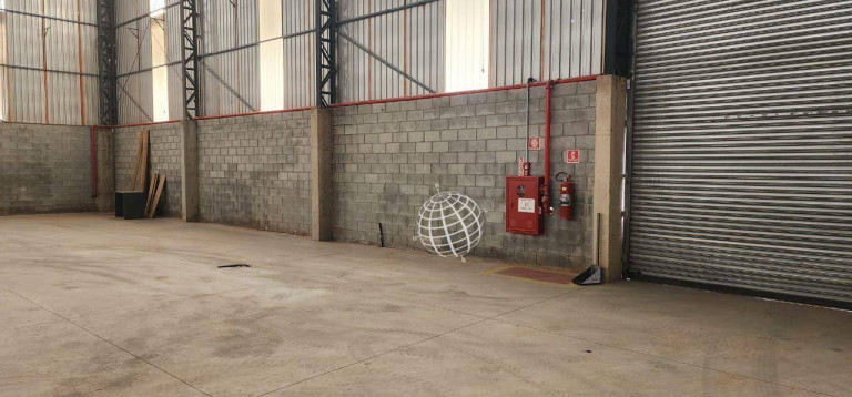 Imagem Galpão para Alugar, 1.800 m² em Guaxinduva - Atibaia