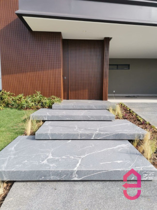 Imagem Sobrado com 4 Quartos à Venda, 384 m² em Avenida Toscana - Goiânia Imagem Sobrado com 4 Quartos à Venda, 384 m² em Avenida Toscana - Goiânia