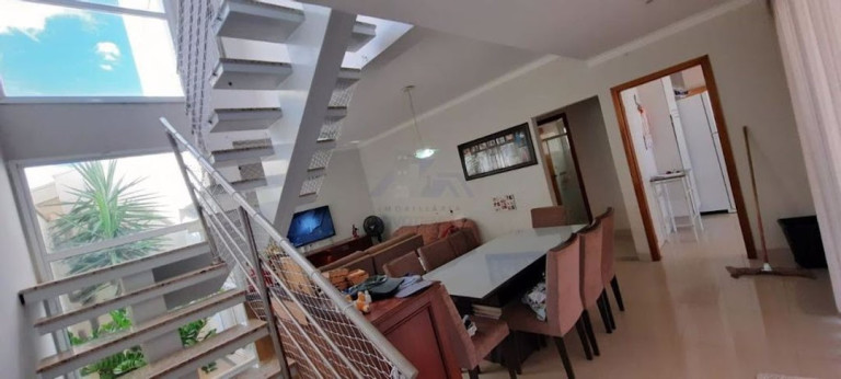 Imagem Sobrado com 3 Quartos à Venda, 199 m² em Centro - Guararapes Imagem Sobrado com 3 Quartos à Venda, 199 m² em Centro - Guararapes