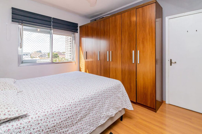 Imagem Apartamento com 3 Quartos à Venda, 65 m² em São João - Porto Alegre