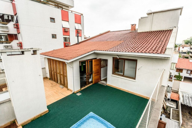 Imagem Cobertura com 3 Quartos à Venda, 241 m² em Jardim Lindóia - Porto Alegre