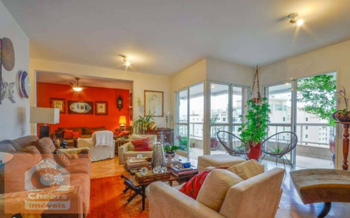 Apartamento com 4 Quartos para Alugar, 195 m² em Moema - São Paulo