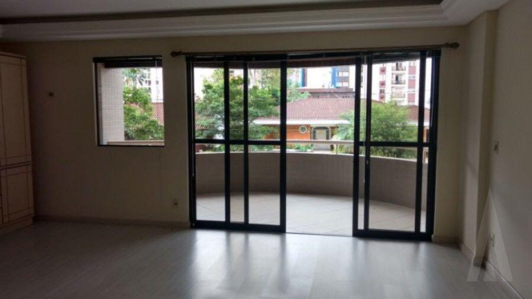 Apartamento com 3 Quartos à Venda, 197 m² em Atiradores - Joinville