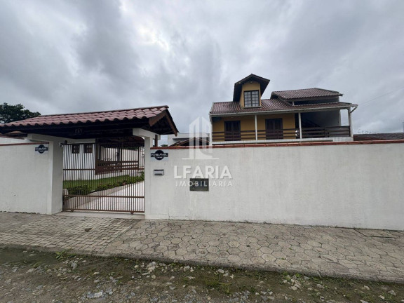 Imagem Sobrado com 7 Quartos à Venda, 461 m² em Cambiju - Itapoá