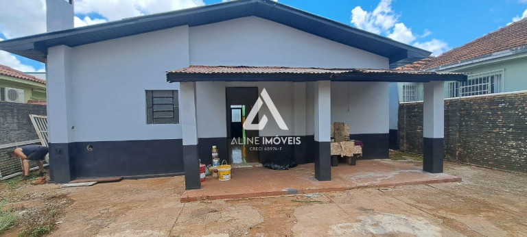 Casa com 3 Quartos à Venda,  em Centro - Cruz Alta