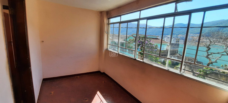 Imagem Casa com 3 Quartos à Venda, 191 m² em Nossa Sra. Aparecida - Poços De Caldas