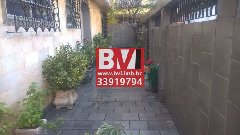 Imagem Casa com 2 Quartos à Venda, 157 m² em Irajá - Rio De Janeiro Imagem Casa com 2 Quartos à Venda, 157 m² em Irajá - Rio De Janeiro