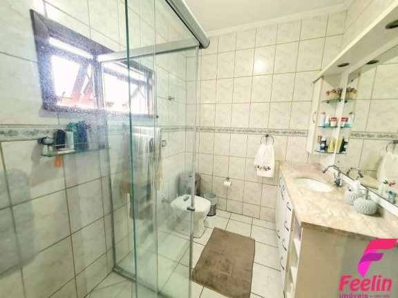 Imagem Casa com 5 Quartos à Venda, 340 m² em Carianos - Florianópolis