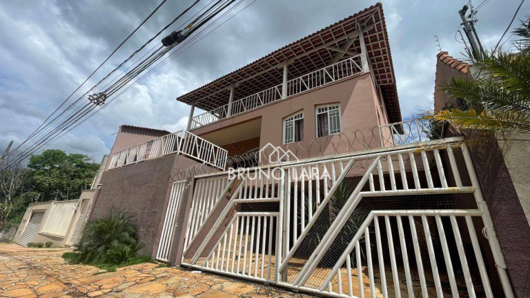 Imagem Casa com 5 Quartos à Venda, 370 m² em Guarujá - Betim Imagem Casa com 5 Quartos à Venda, 370 m² em Guarujá - Betim