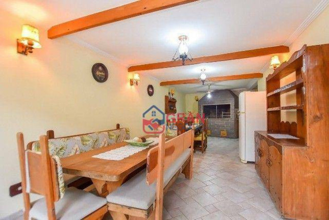 Imagem Casa com 5 Quartos à Venda, 385 m² em Ahú - Curitiba