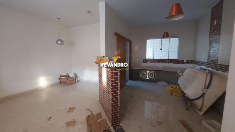 Imagem Casa com 5 Quartos à Venda, 840 m² em Santa Cruz - Cuiabá Imagem Casa com 5 Quartos à Venda, 840 m² em Santa Cruz - Cuiabá