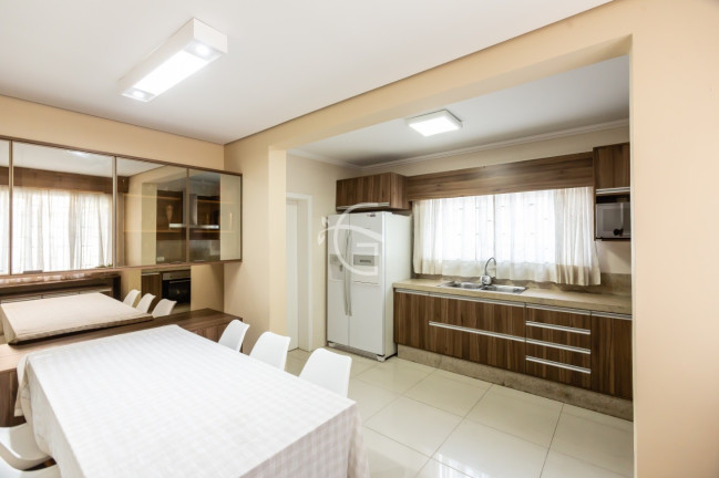 Imagem Casa com 4 Quartos à Venda, em América - Joinville Imagem Casa com 4 Quartos à Venda, em América - Joinville