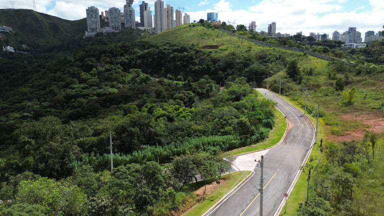 Terreno à Venda, 1.000 m² em Vila Castela - Nova Lima