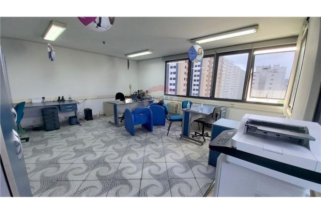 Sala Comercial à Venda, 37 m² em Saude - São Paulo