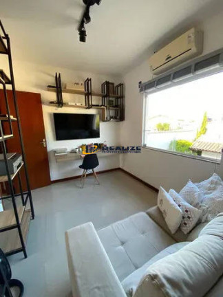 Imagem Casa com 3 Quartos à Venda, 160 m² em Parque Turf Club - Campos Dos Goytacazes Imagem Casa com 3 Quartos à Venda, 160 m² em Parque Turf Club - Campos Dos Goytacazes