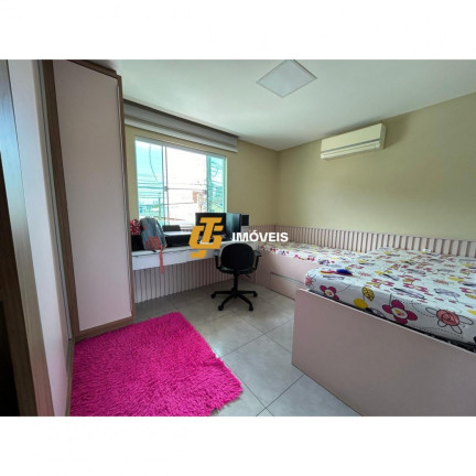 Imagem Casa com 6 Quartos à Venda, 288 m² em Monte Alegre - Camboriú