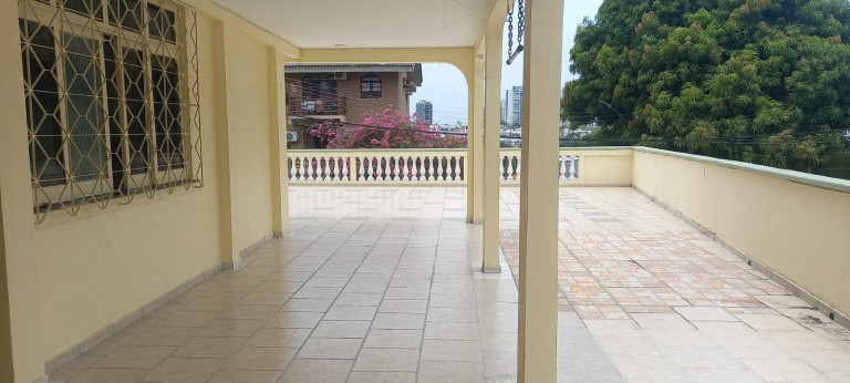 Imagem Casa com 4 Quartos para Alugar, 300 m² em Adrianópolis - Manaus Imagem Casa com 4 Quartos para Alugar, 300 m² em Adrianópolis - Manaus