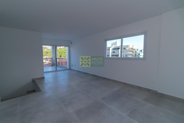 Imagem Cobertura com 2 Quartos à Venda, 85 m² em Bombas - Bombinhas Imagem Cobertura com 2 Quartos à Venda, 85 m² em Bombas - Bombinhas