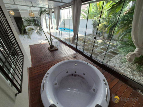 Imagem Casa com 3 Quartos à Venda, 220 m² em Garcia - Blumenau Imagem Casa com 3 Quartos à Venda, 220 m² em Garcia - Blumenau
