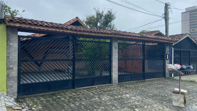 Casa com 2 Quartos à Venda, 49 m² em Maracanã - Praia Grande