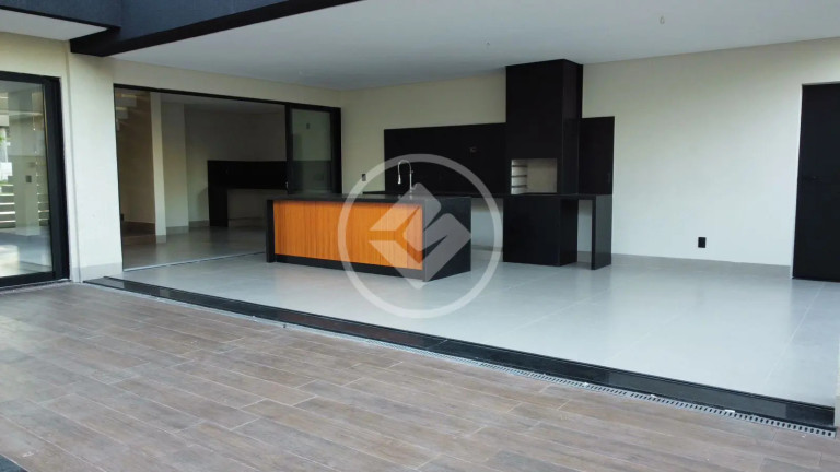 Imagem Casa com 3 Quartos à Venda, 320 m² em Residencial Goiânia Golfe Clube - Goiânia Imagem Casa com 3 Quartos à Venda, 320 m² em Residencial Goiânia Golfe Clube - Goiânia