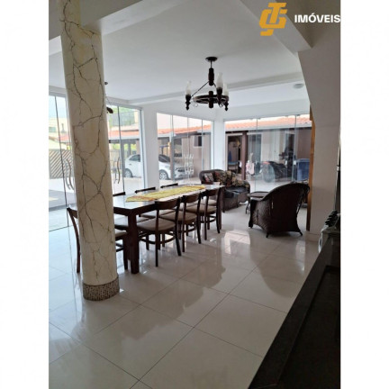 Imagem Casa com 5 Quartos à Venda, 518 m² em Centro - Camboriú Imagem Casa com 5 Quartos à Venda, 518 m² em Centro - Camboriú