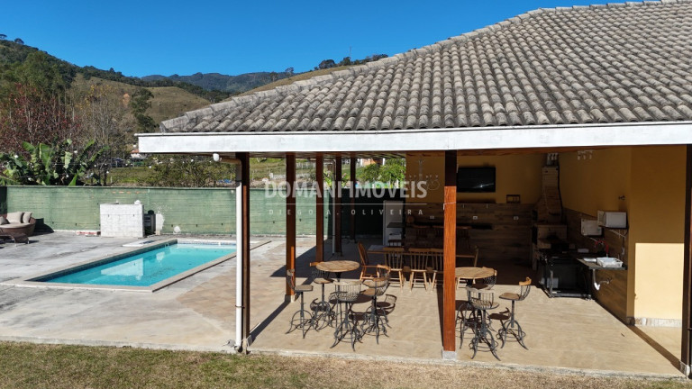 Imagem Imóvel com 4 Quartos à Venda, 200 m² em Região Dos Mellos - Campos Do Jordão Imagem Imóvel com 4 Quartos à Venda, 200 m² em Região Dos Mellos - Campos Do Jordão