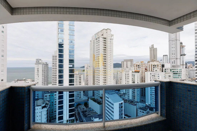 Apartamento com 2 Quartos à Venda, 252 m² em Centro - Balneário Camboriú