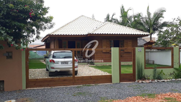 Imagem Casa com 3 Quartos à Venda, 90 m² em Morrinhos - Bombinhas