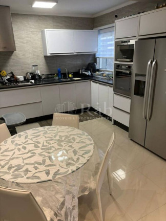 Imagem Sobrado com 3 Quartos à Venda, 248 m² Imagem Sobrado com 3 Quartos à Venda, 248 m²
