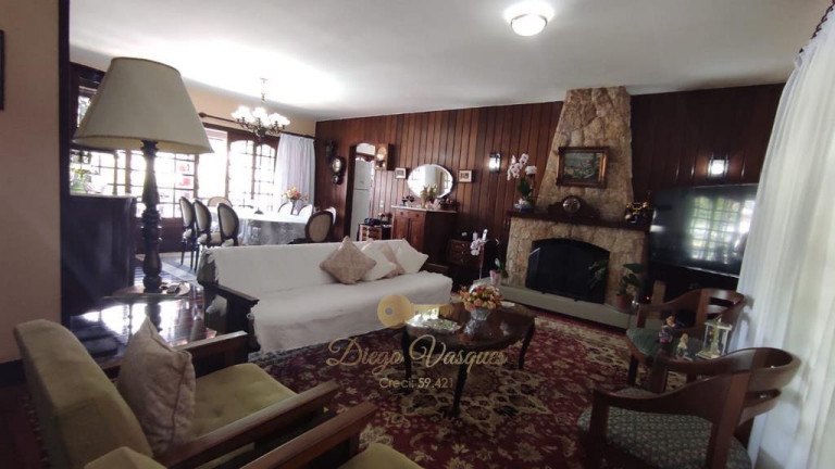 Imagem Casa com 6 Quartos à Venda, 700 m² em Tijuca - Teresópolis