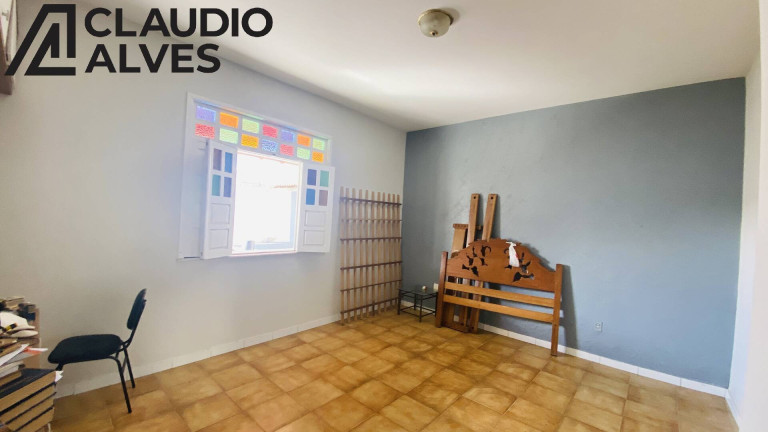 Imagem Casa com 5 Quartos à Venda, 200 m² em Caseb - Feira De Santana Imagem Casa com 5 Quartos à Venda, 200 m² em Caseb - Feira De Santana