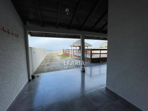 Imagem Casa com 3 Quartos à Venda, 117 m² em Cambiju - Itapoá