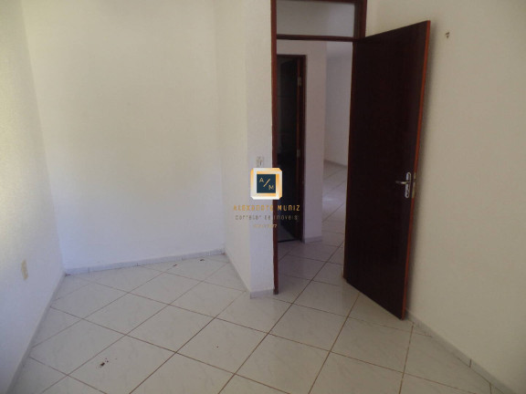 Imagem Casa com 3 Quartos à Venda, em Lagoa Redonda - Fortaleza Imagem Casa com 3 Quartos à Venda, em Lagoa Redonda - Fortaleza