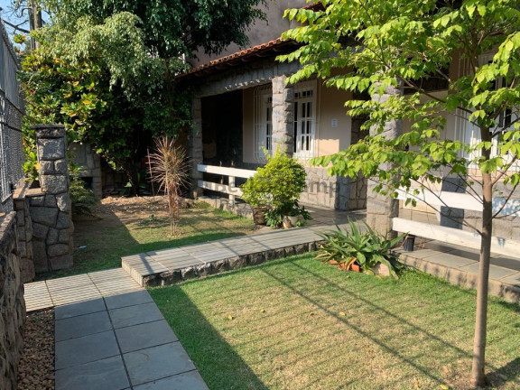 Imagem Casa com 8 Quartos à Venda, em Barreira Cravo - Volta Redonda Imagem Casa com 8 Quartos à Venda, em Barreira Cravo - Volta Redonda
