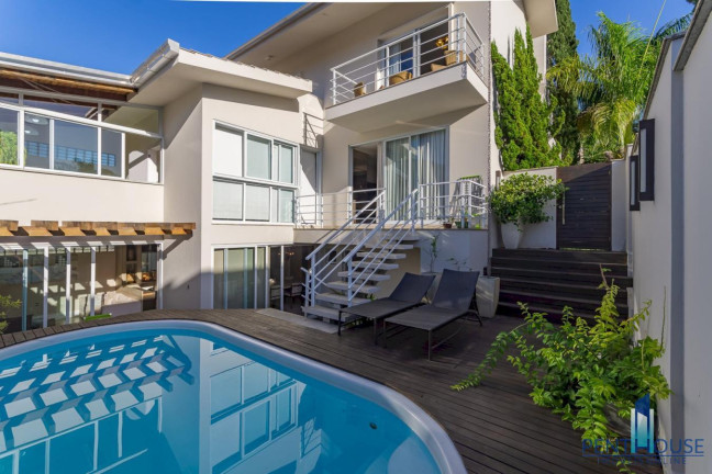 Casa com 4 Quartos à Venda, 325 m² em Ariribá - Balneário Camboriú