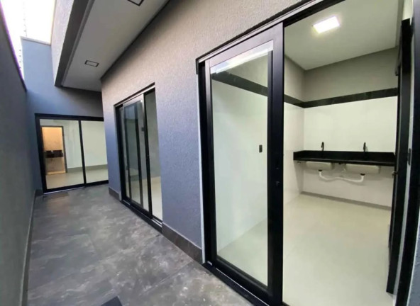 Imagem Casa com 4 Quartos à Venda, 238 m² em Moinho Dos Ventos - Goiania Imagem Casa com 4 Quartos à Venda, 238 m² em Moinho Dos Ventos - Goiania