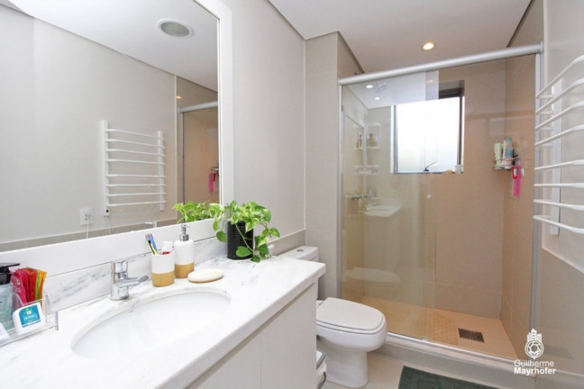 Imagem Imóvel com 3 Quartos à Venda, 99 m² em Menino Deus - Porto Alegre Imagem Imóvel com 3 Quartos à Venda, 99 m² em Menino Deus - Porto Alegre