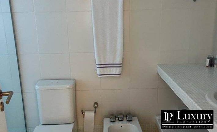 Imagem Casa de Condomínio com 5 Quartos à Venda, em Iporanga - Guarujá Imagem Casa de Condomínio com 5 Quartos à Venda, em Iporanga - Guarujá